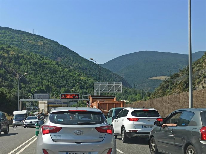 Tráfico denso en las cercanías de la frontera hispanoandorrana