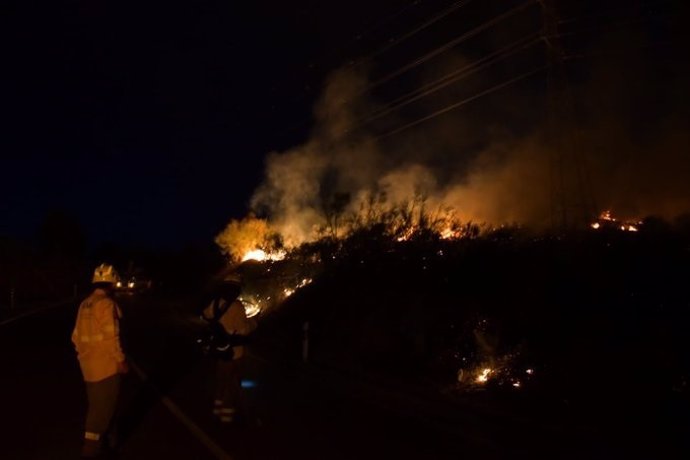 Archivo - Incendio forestal declarado en Jun (Granada)