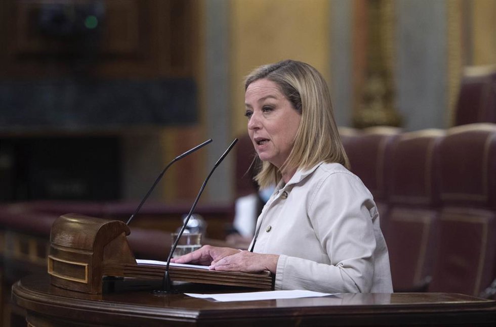 Archivo - La diputada de Coalición Canaria, Ana Oramas, interviene en una sesión plenaria en el Congreso de los Diputados