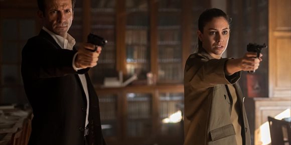 1. Fotos y tráiler de Jaguar, la serie en la que Blanca Suárez caza nazis que ya tiene fecha de estreno en Netflix