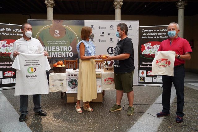 Presentación de la Feria del Tomate de Martín Muñoz de las Posadas.