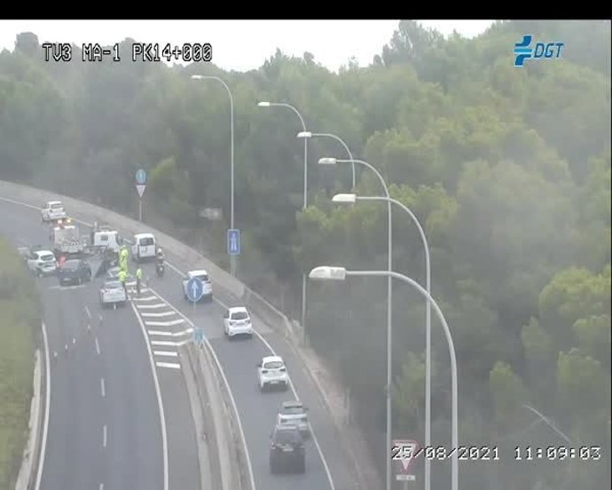 Imagen del accidente de tráfico en la Ma-1.