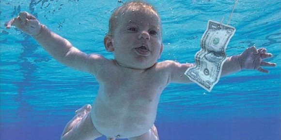 8. El bebé de la portada de Nevermind demanda a Nirvana por pornografía infantil