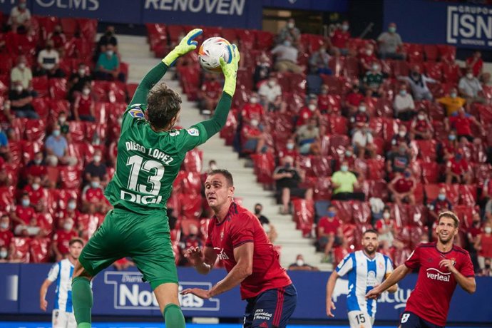 Diego Lopez of RCD Espanyol in action during the spanish league, LaLiga, football match played between CA Osasuna v RCD Espanyol at El Sadar Stadium on august 14, 2021 in Pamplona, Navarra, Spain.