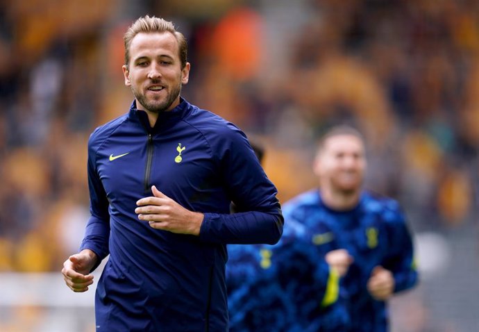 22 August 2021, United Kingdom, Wolverhampton: Tottenham Hotspur's Harry Kane warms up prior to the start of the English Premier League soccer match between Wolverhampton Wanderers and Tottenham Hotspur at the Molineux Stadium. Photo: David Davies/PA Wi