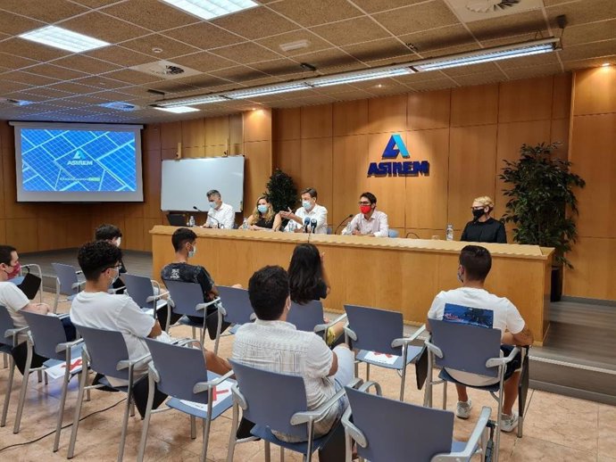 Presentación del programa de formación dirigido a colectivos con dificultad de inserción