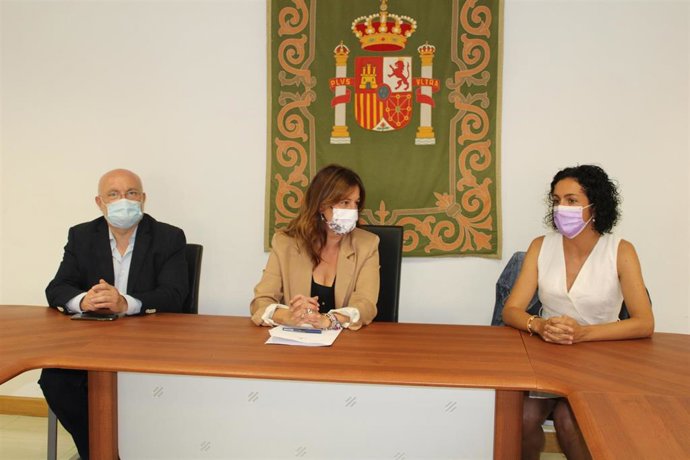 La portavoz el Gobierno de C-LM, blanca Fernández, visita Higueruela