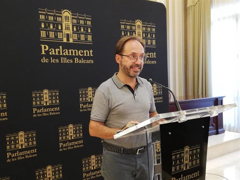 El diputado de MÉS per Menorca Josep Castells, este miércoles en el Parlament.