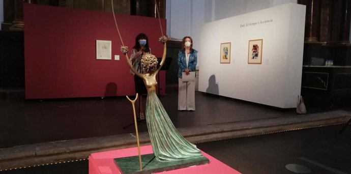 Presentación de la exposición sobre Alicia en el país de las Maravillas en la Sala de las Francesas de Valladolid.