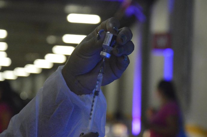 Vacunación contra el coronavirus en la ciudad brasileña de Natal