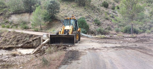 Carretera en Santiago de la Espada