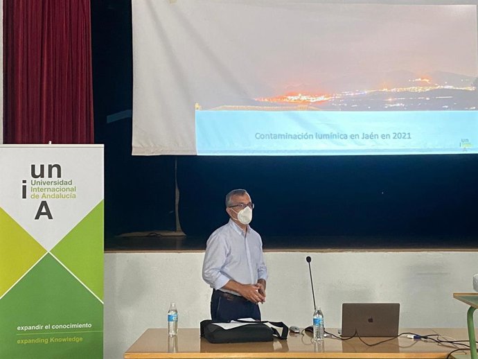 El catedrático de Universidad y profesor de Astronomía y Astrofísica en la Universidad de Jaén (UJA) Josep Martí.