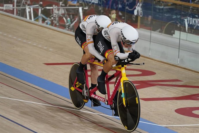 Christian Venge y Noel Martín disputan las clasificatorias de la Persecución Individual 4000 m.