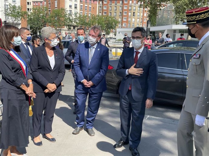 El ministro de la Presidencia, Relaciones con las  Cortes y Memoria Democrática, Félix Bolaños, ha acudido a los actos del aniversario del 77 aniversario de la liberación de la capital francesa