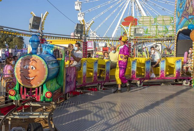 Una de las atracciones instaladas en el parque de atracciones 'Vive Park'.