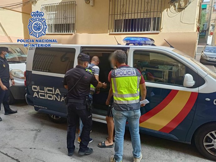 La Policía Nacional ha detenido a 7 menores como presuntos autores de robar y golpear a otros dos jóvenes