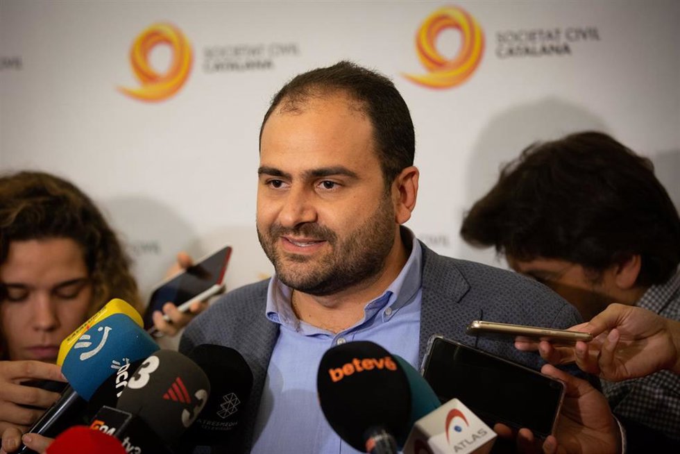 Archivo - Declaraciones de Fernando Sánchez Costa (presidente de SCC) antes de un acto de Societat Civil Catalana.
