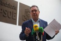 Espadas indica que los militantes del PSOE "escucharán a los andaluces", a diferencia de Moreno, "su principal defecto"