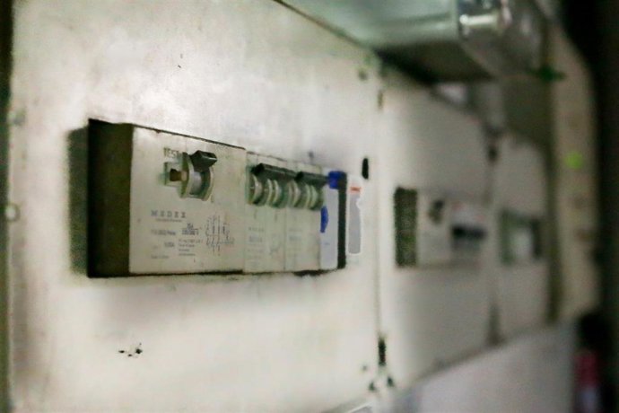 El tablero de control de luces de un edificio