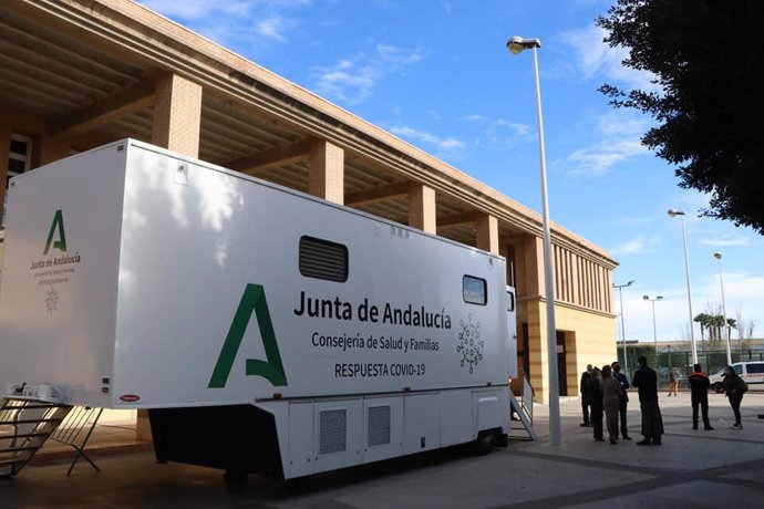 Vehículo para el cribado de covid-19.