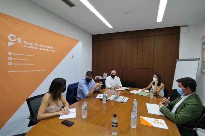 Imagen de la reunión que ha mantenido este jueves la dirección del Grupo Parlamentario de Cs con Juan Marín al frente como presidente.