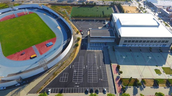 Archivo - Aparcamientos en el Palacio de Deportes Carolina Marín en una imagen de archivo.