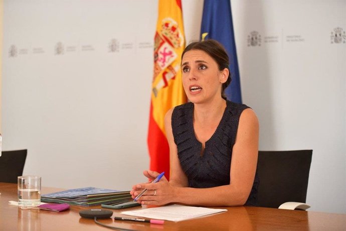 La ministra de Igualdad, Irene Montero, durante una reunión telemática