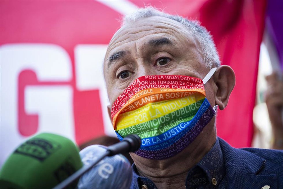 Archivo - CCOO y UGT vuelven a movilizarse por la subida del SMI y la derogación de la reforma laboral