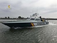 Llega a la playa de Isla Cristina (Huelva) por primera vez una patera