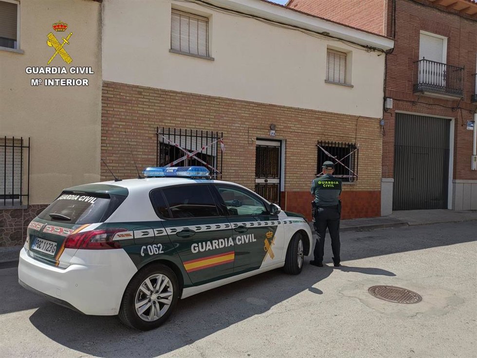 Rescate de una persona involucrada en el incendio de su vivienda en Carmena