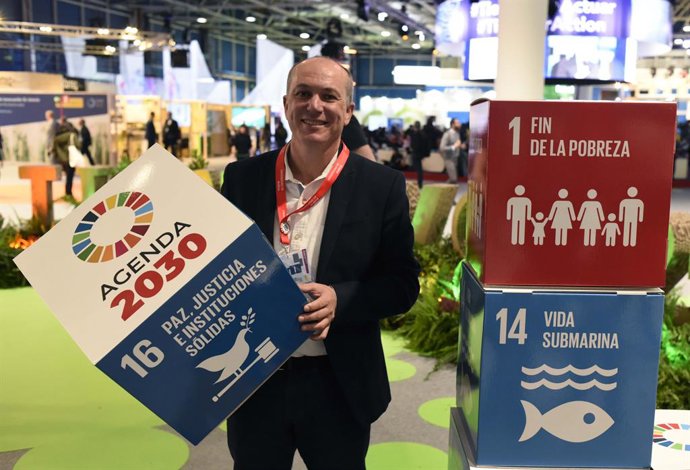 Archivo - El vicerrector de la UMU Longinos Marin, en la Cumbre del Clima 2019