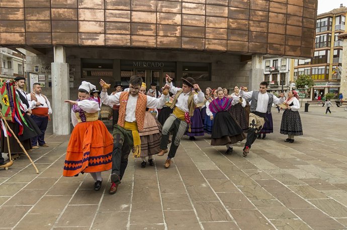 Programación de la campaña El Origen. Grupo de danzas San Pablo de Torrelavega.