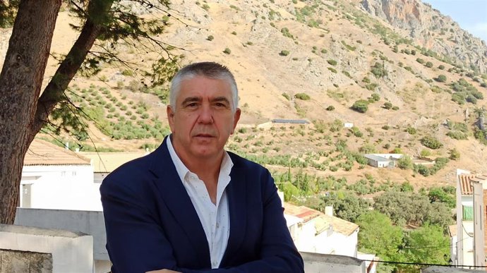 El doctor en Ingeniería Solar Fotovoltaica por la Universidad de Jaén (UJA) Blas Ogáyar.  