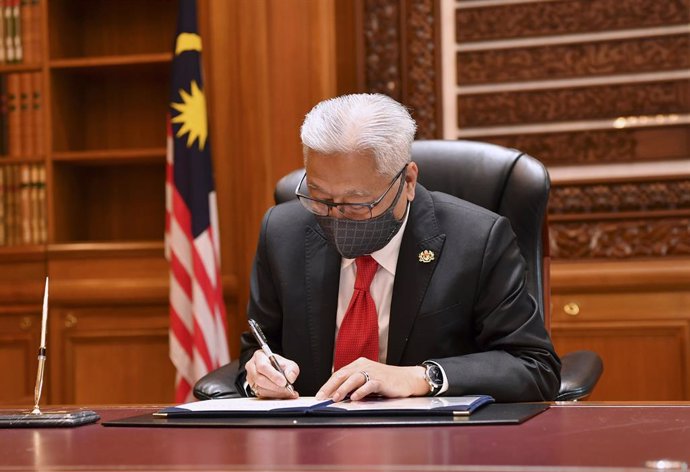 23 August 2021, Malaysia, Putrajaya: New Malaysian Prime Minister Ismail Sabri Yaakob begins his official duty as the ninth Prime Minister of Malaysia at his office at Perdana Putra. Photo: Harry Salzman/BERNAMA/dpa