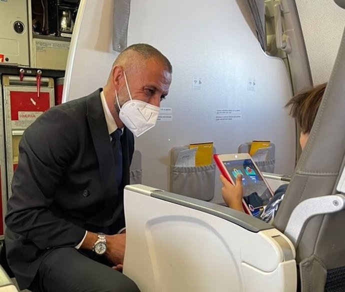 Iberia traslada a Torrejón a 84 ciudadanos afganos rescatados de Kabul