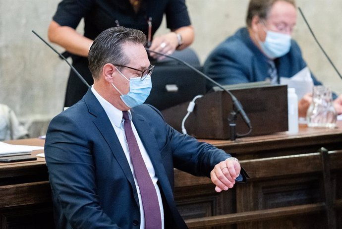 27 August 2021, Austria, Vienna: Heinz-Christian Strache, former Vice-Chancellor of Austria, attends a hearing at the Vienna Regional Court where he stands trial over charges of corruption in the course of the Ibiza Affair. Photo: Georg Hochmuth/APA/dpa