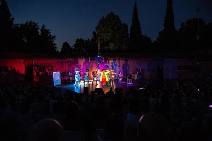 Una de las representaciones de la muestra 'Teatro bajo las Estrellas' de Cáceres, por donde han pasado más de mil personas este mes de agosto