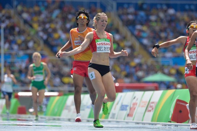 Archivo - Izaskun Oses entra en la línea de meta de la final de los 1500 m T13 de Rio 2016