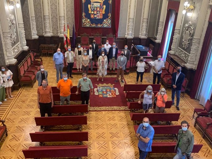El concejal de Patrimonio y Centro Histórico del Ayuntamiento de Logroño, Adrián Calonge, ha participado en el acto de recepción deI II Encuentro Internacional de Asociaciones de Amigos del Camino de Santiago