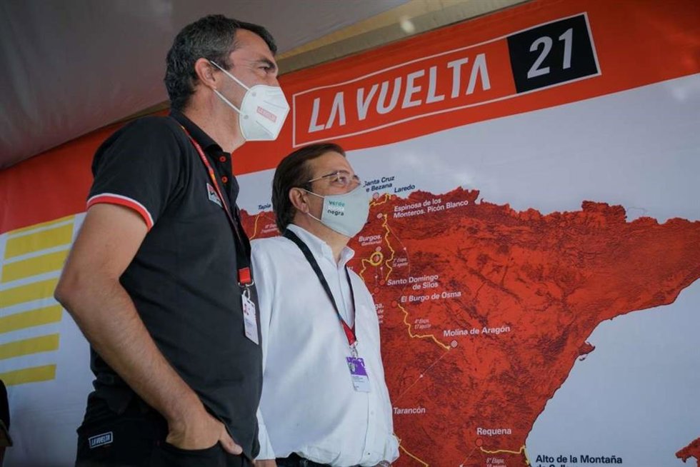 Fernández Vara, en la llegada de La Vuelta