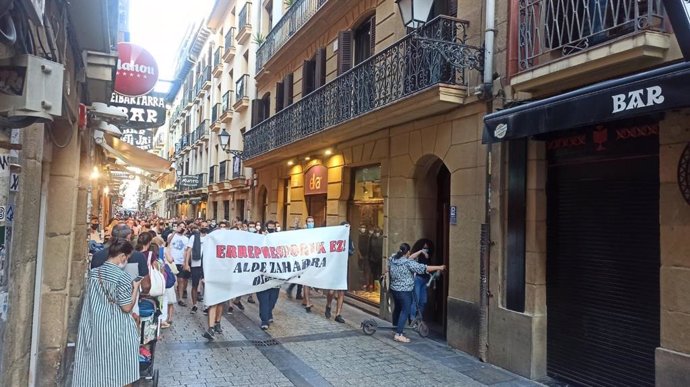 Manifestación contra la "represión policial" en San Sebastián