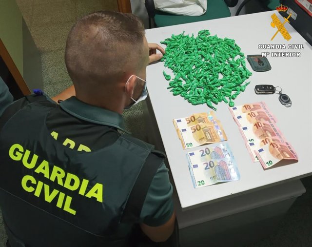 Dosis de cocaína intervenidas al detenido
