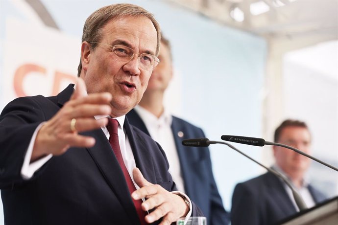 26 August 2021, North Rhine-Westphalia, Korschenbroich: Armin Laschet, Minister President of North Rhine-Westphalia and candidate for chancellor of the Christian Democratic Union (CDU), speaks during an election campaign event held at a brewery. Photo: 