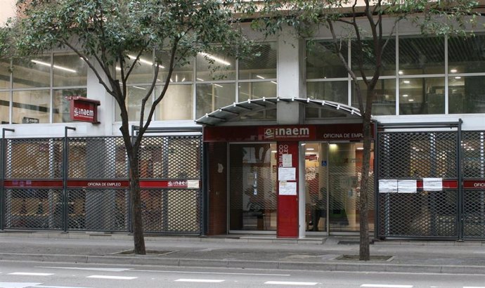 Archivo - Oficina del Inaem en Zaragoza.