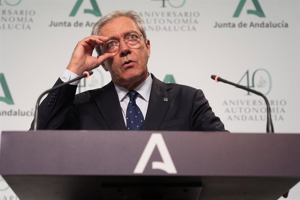 El consejero de Transformación Económica, Industria, Conocimiento y Universidades, Rogelio Velasco, comparece en la rueda de prensa posterior al Consejo de Gobierno del 3 de agosto de 2021 en el Palacio de San Telmo, Sevilla (Andalucía) (Foto de archivo)