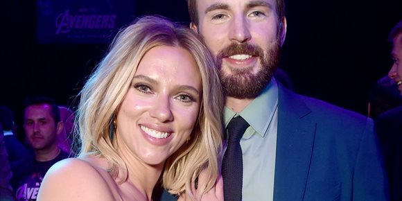 1. Chris Evans y Scarlett Johansson, de nuevo juntos tras Vengadores: Endgame en Ghosted