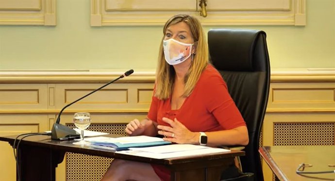 Archivo - La consellera de Salud y Consumo, Patricia Gómez, durante una comisión parlamentaria.