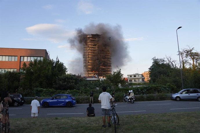Incendio de un edificio en Milán