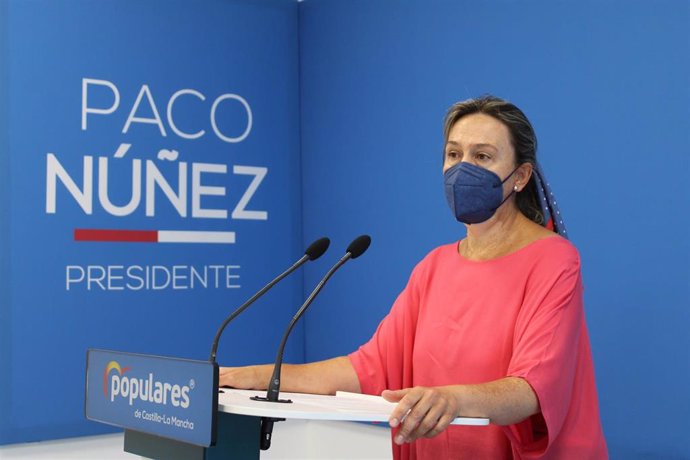 La vicepresidenta segunda las Cortes de Castilla-La Mancha y diputada regional del GPP, Ana Guarinos, en rueda de prensa.