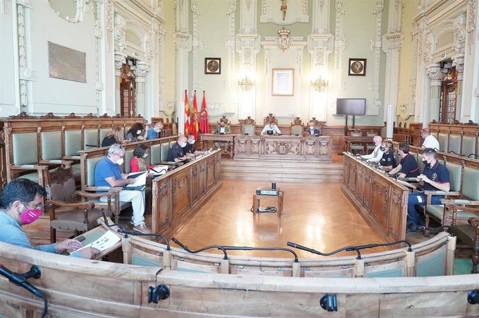 Celebración de la Junta Local de Seguridad previa a las Ferias y Fiestas de la Virgen de San Lorenzo.